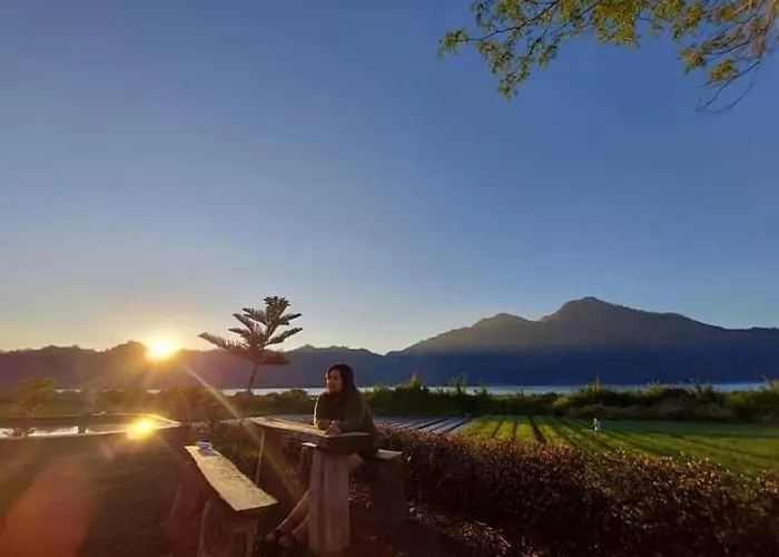 Guest house Lakeside Log Kintamani (Bali)